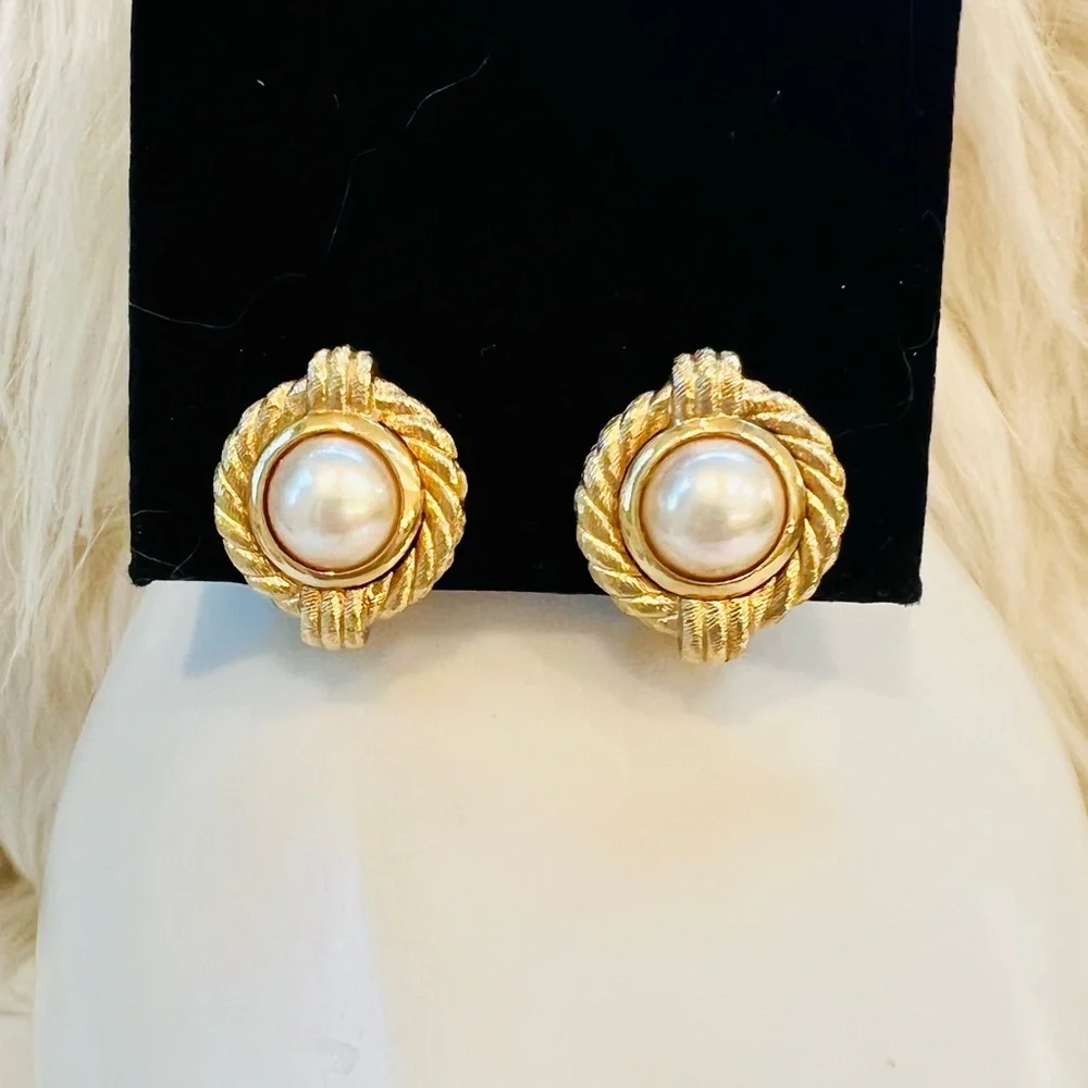 Vintage Dior Gold-Tone Rope Button Clip Earrings with Pearl Center - Picture 1 of 7